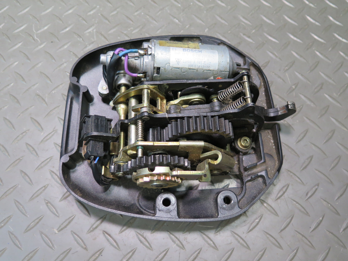 1999-2004 Porsche 911 996 Convertible TOP Roof Lock Latch Motor Assembly