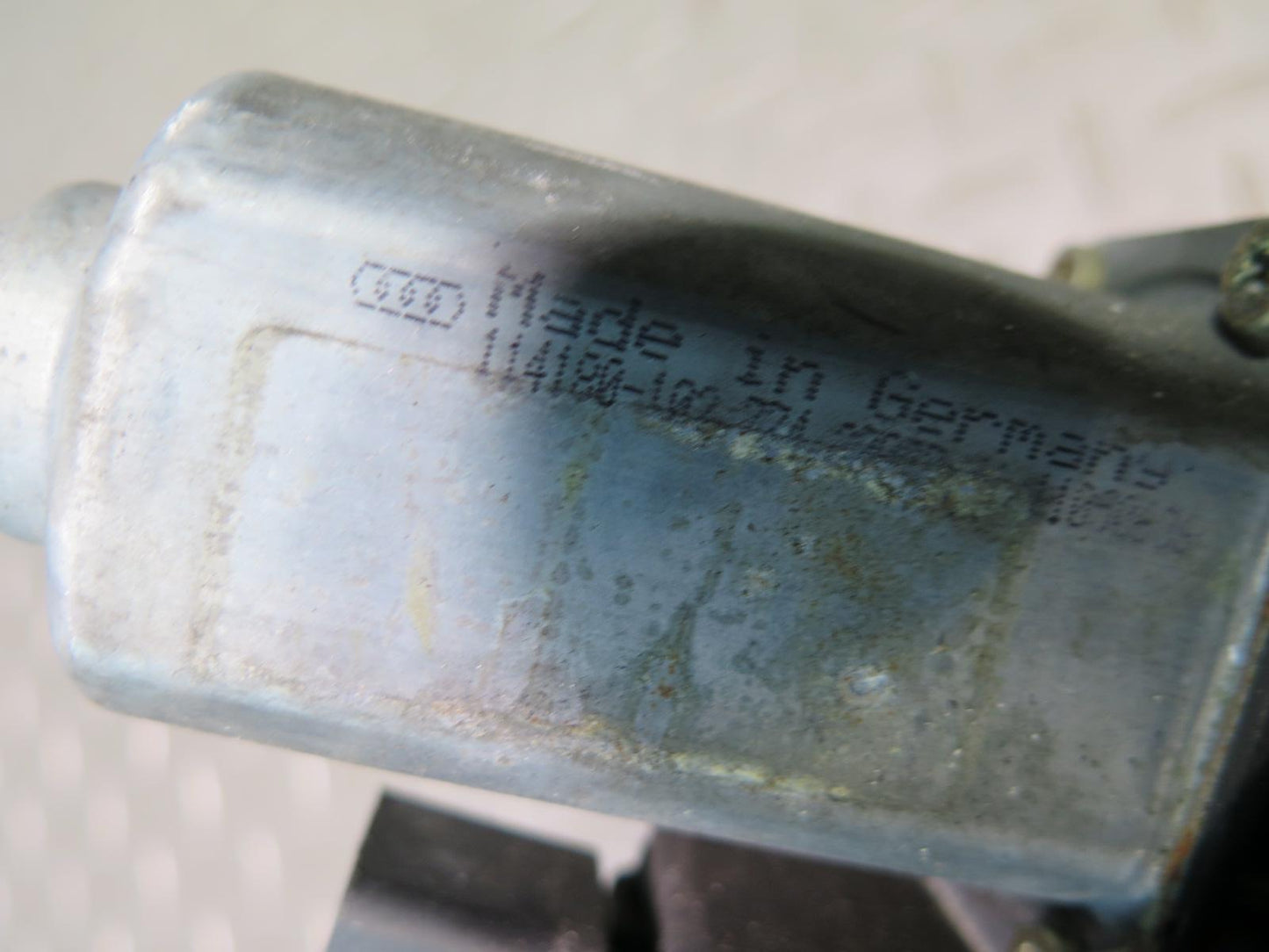 1999-2004 Porsche 911 996 Boxster Left Door Window Regulator w Motor