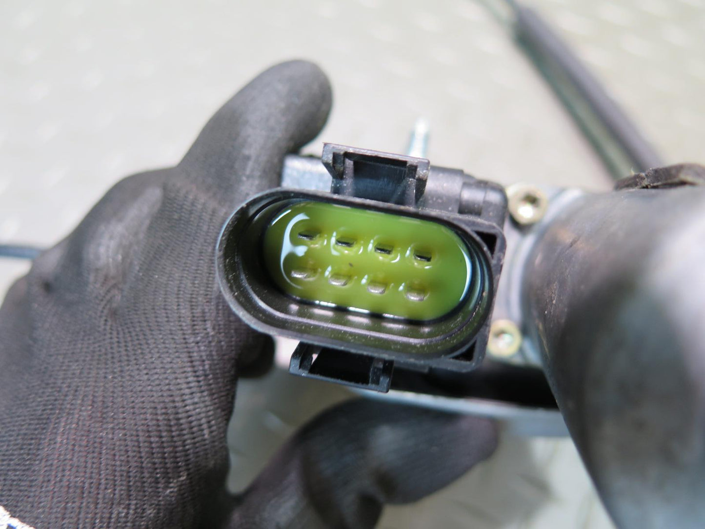 1999-2004 Porsche 911 996 Boxster Left Door Window Regulator w Motor