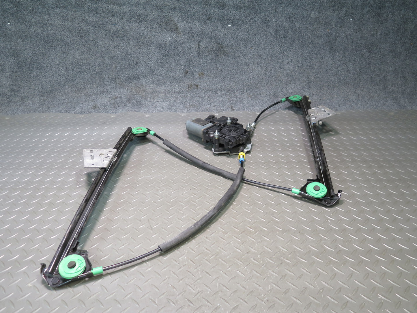 1999-2004 Porsche 911 996 Boxster Left Door Window Regulator w Motor