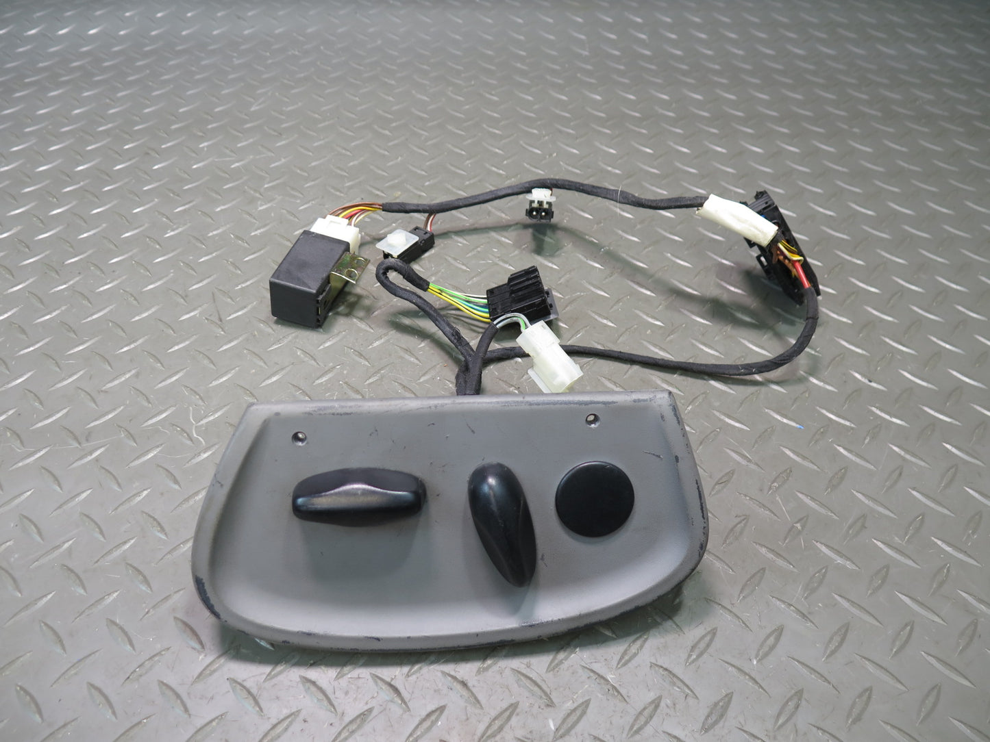 1999-2005 Porsche 911 Carrera 996 Front Right Seat Adjust Switch w Relay