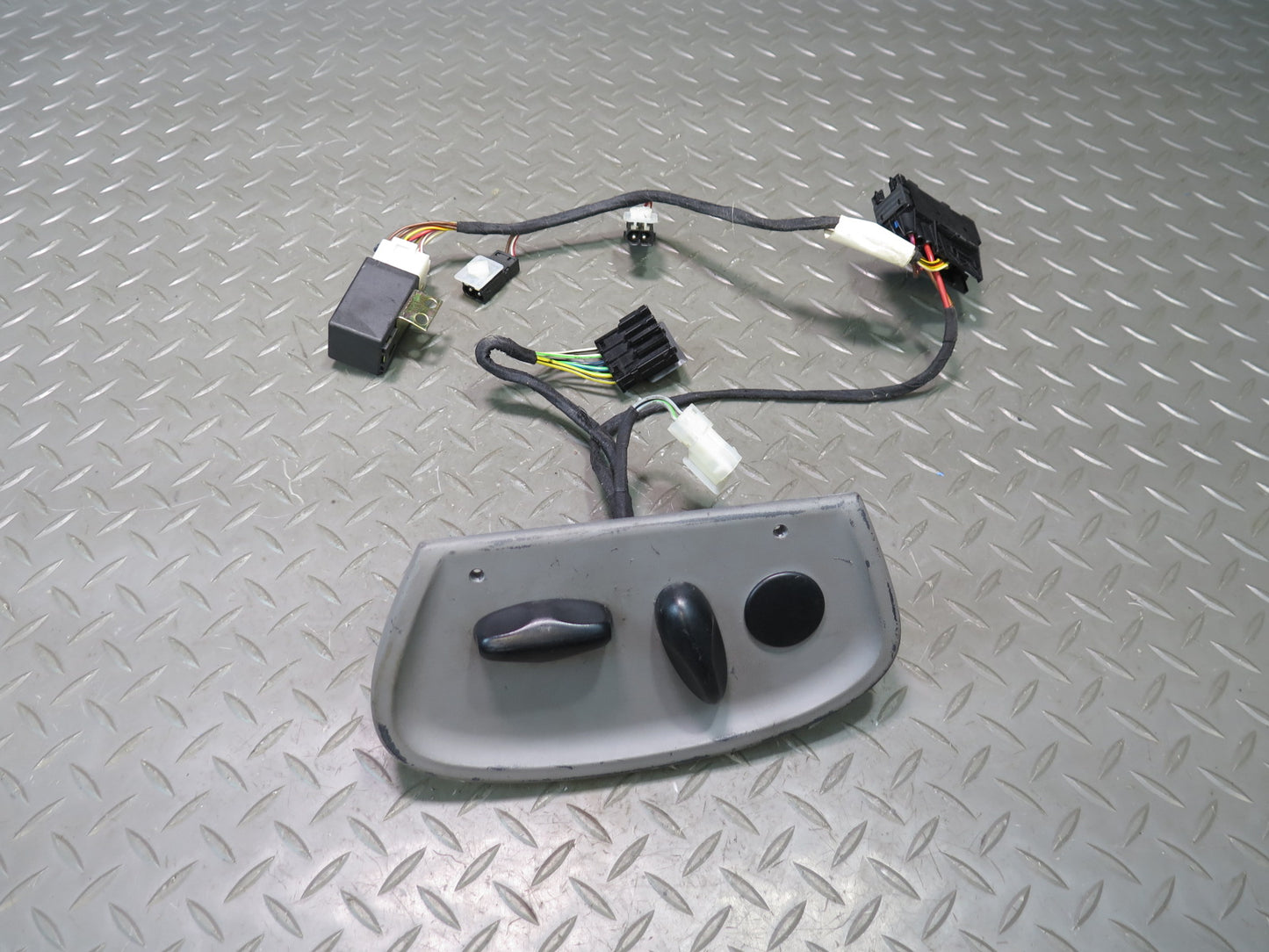 1999-2005 Porsche 911 Carrera 996 Front Right Seat Adjust Switch w Relay