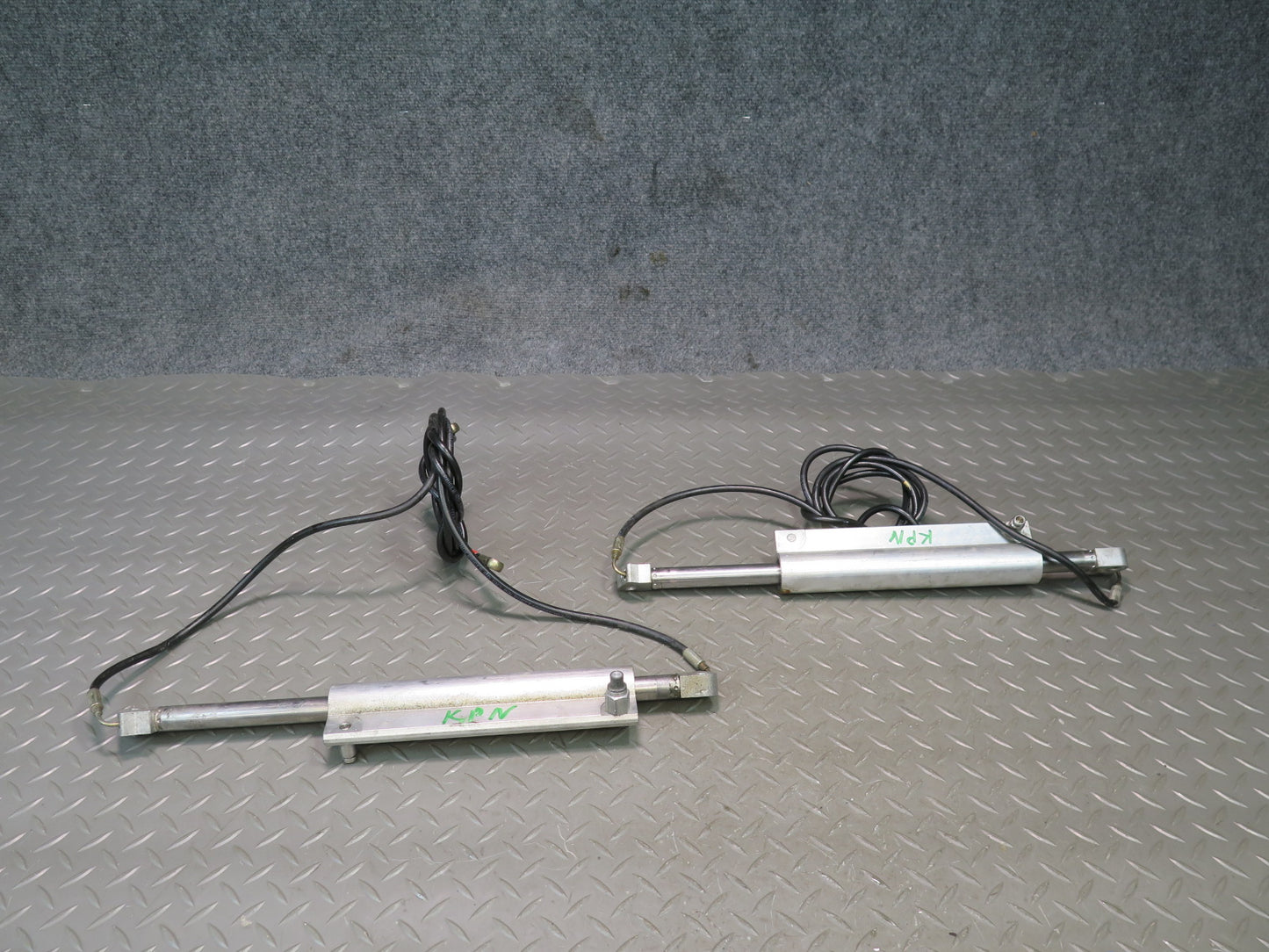 1999-2005 Porsche 911 996 Convertible TOP Roof Hydraulic Lift Cylinder Cable Set