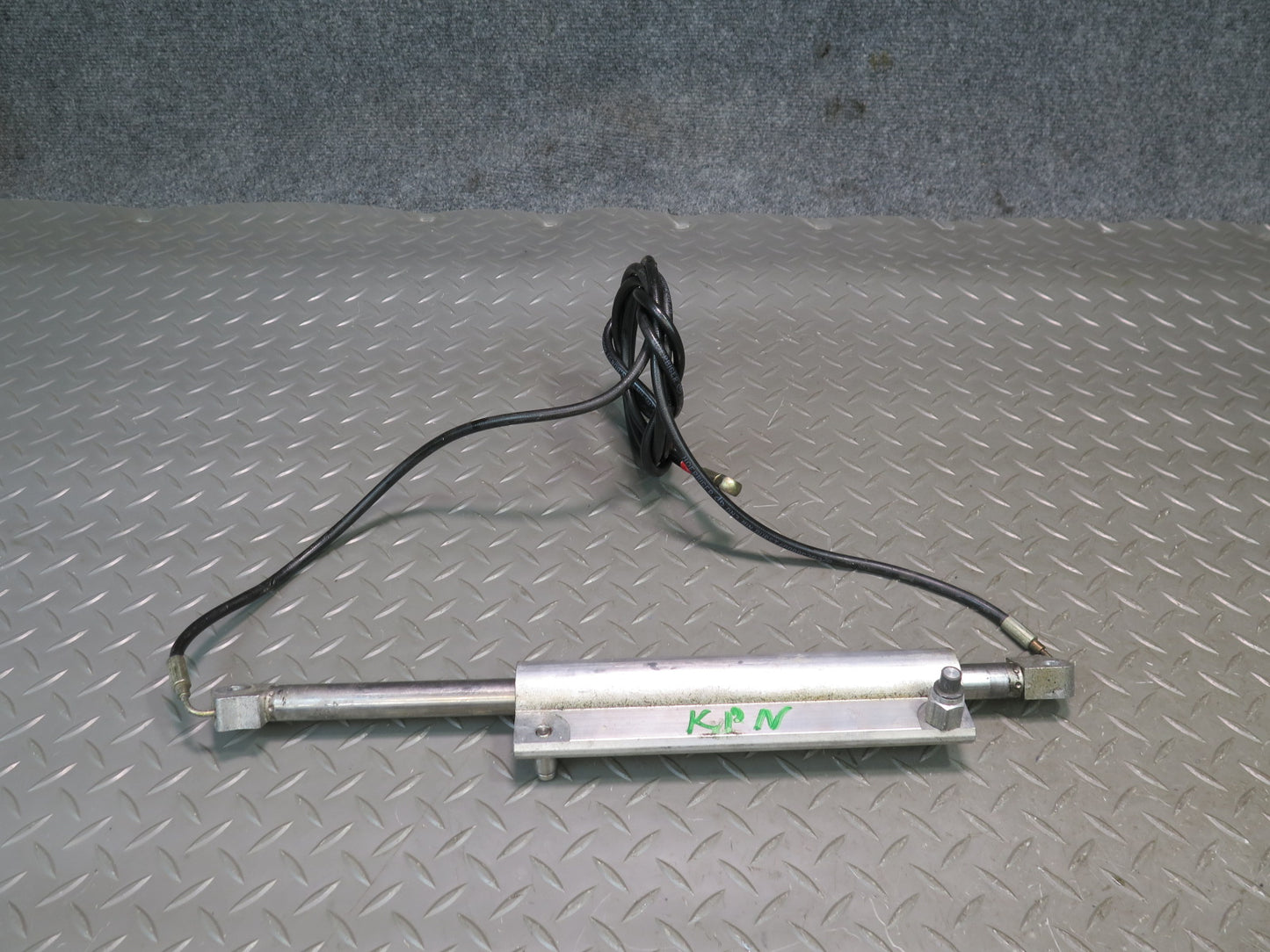 1999-2005 Porsche 911 996 Convertible TOP Roof Hydraulic Lift Cylinder Cable Set