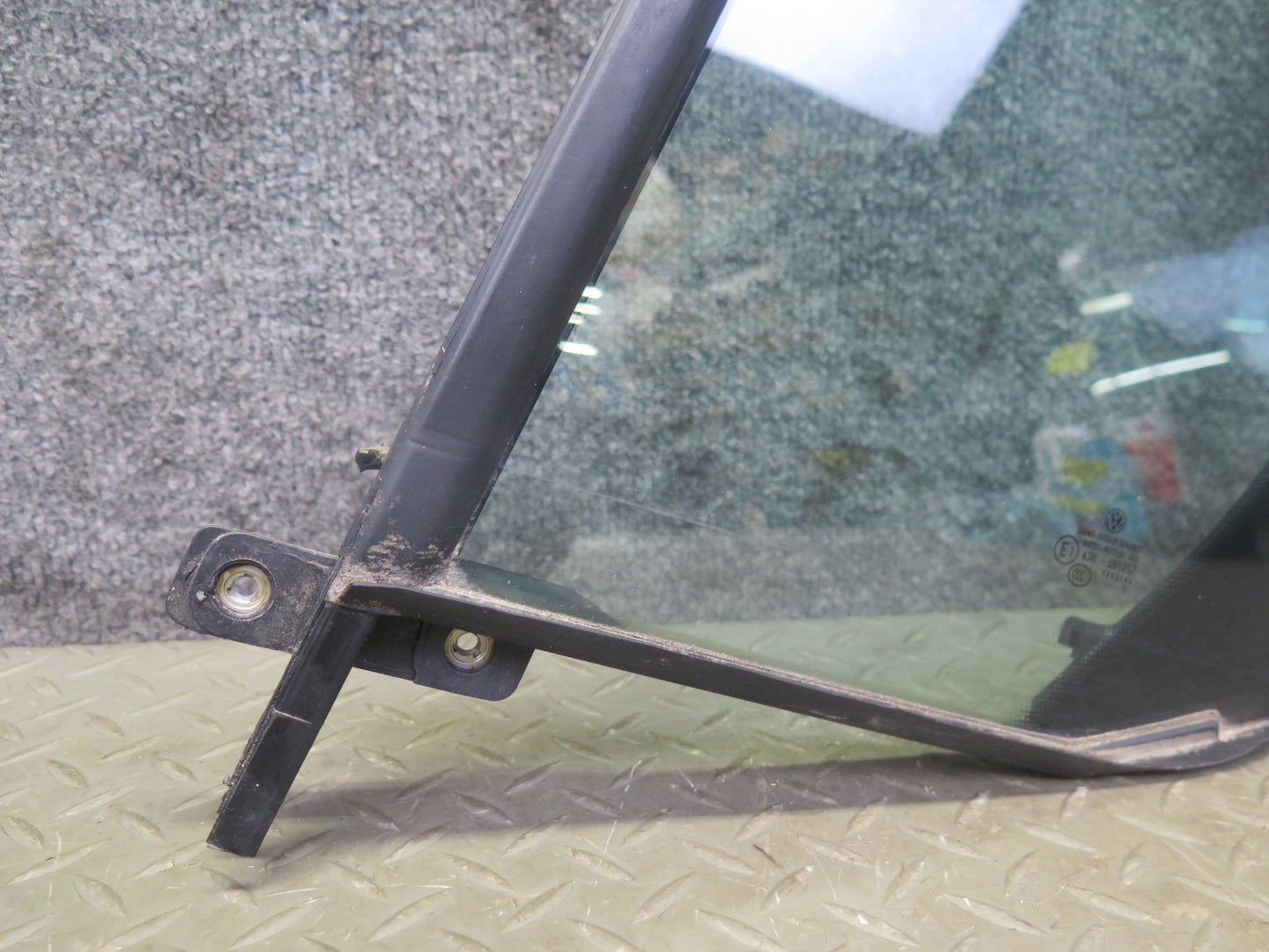 10-14 VW Golf GTI R MK6 4DOOR Rear Left Door Fixed Glass OEM