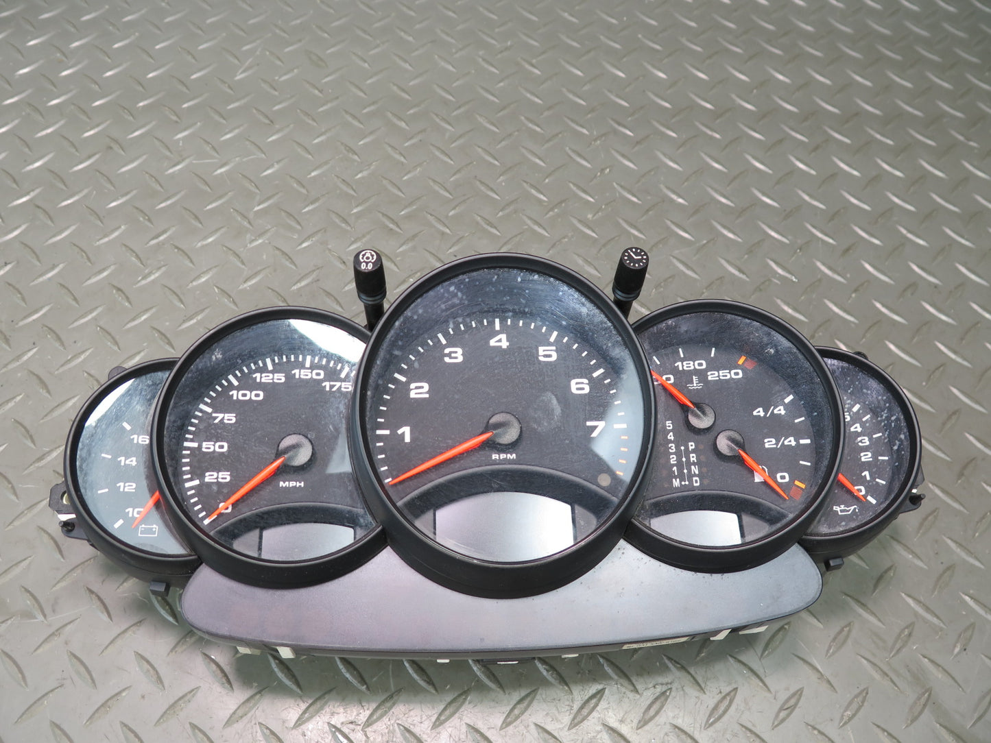 1999 Porsche 911 996 A/T Instrument Cluster Gauge Speedometer 99664110403