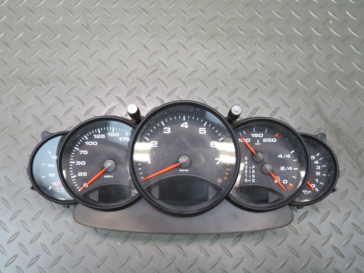 1999 Porsche 911 996 A/T Instrument Cluster Gauge Speedometer 99664110403
