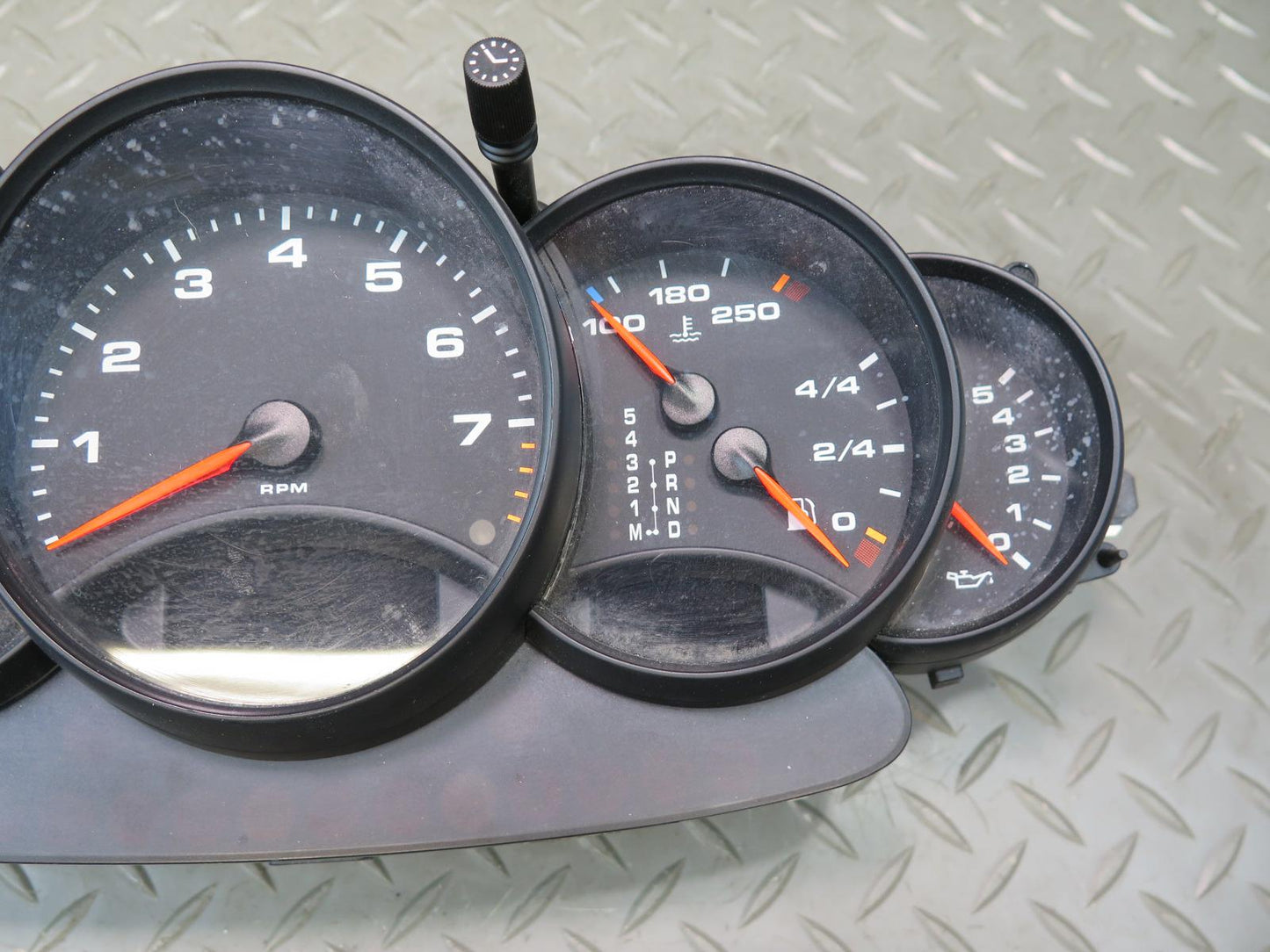 1999 Porsche 911 996 A/T Instrument Cluster Gauge Speedometer 99664110403