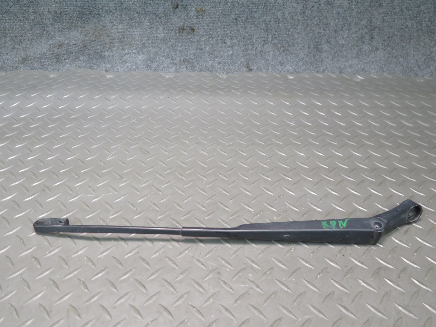 1999-2005 Porsche 911 Carrera 996 Front Left & Right Windshield Wiper Arm Set