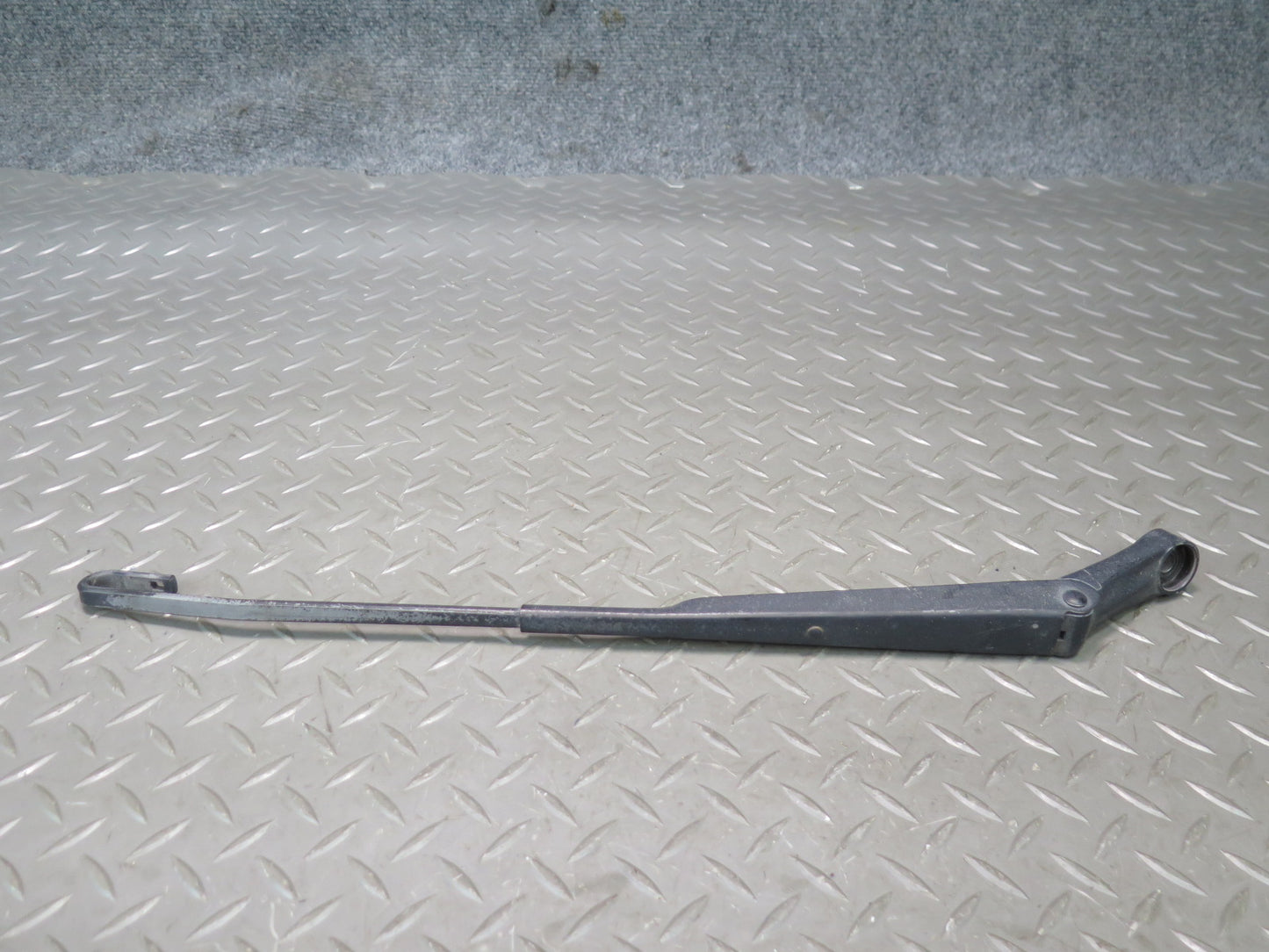 1999-2005 Porsche 911 Carrera 996 Front Left & Right Windshield Wiper Arm Set