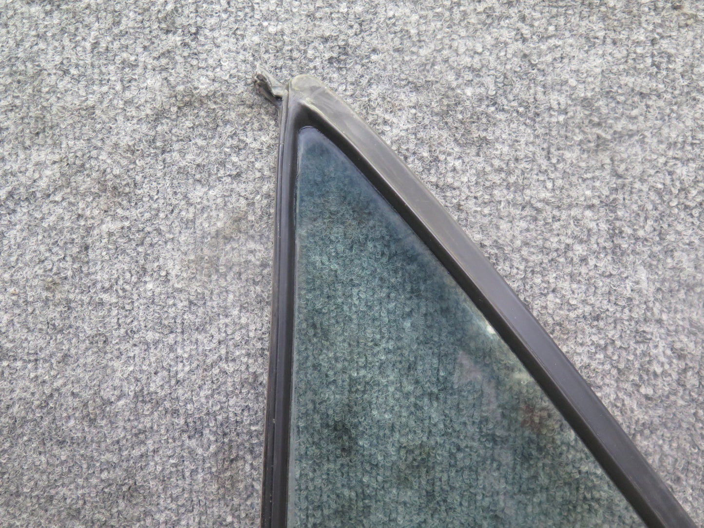 75-76 Mercedes W115 300SD Sedan Rear Right Door Vent Glass Window OEM