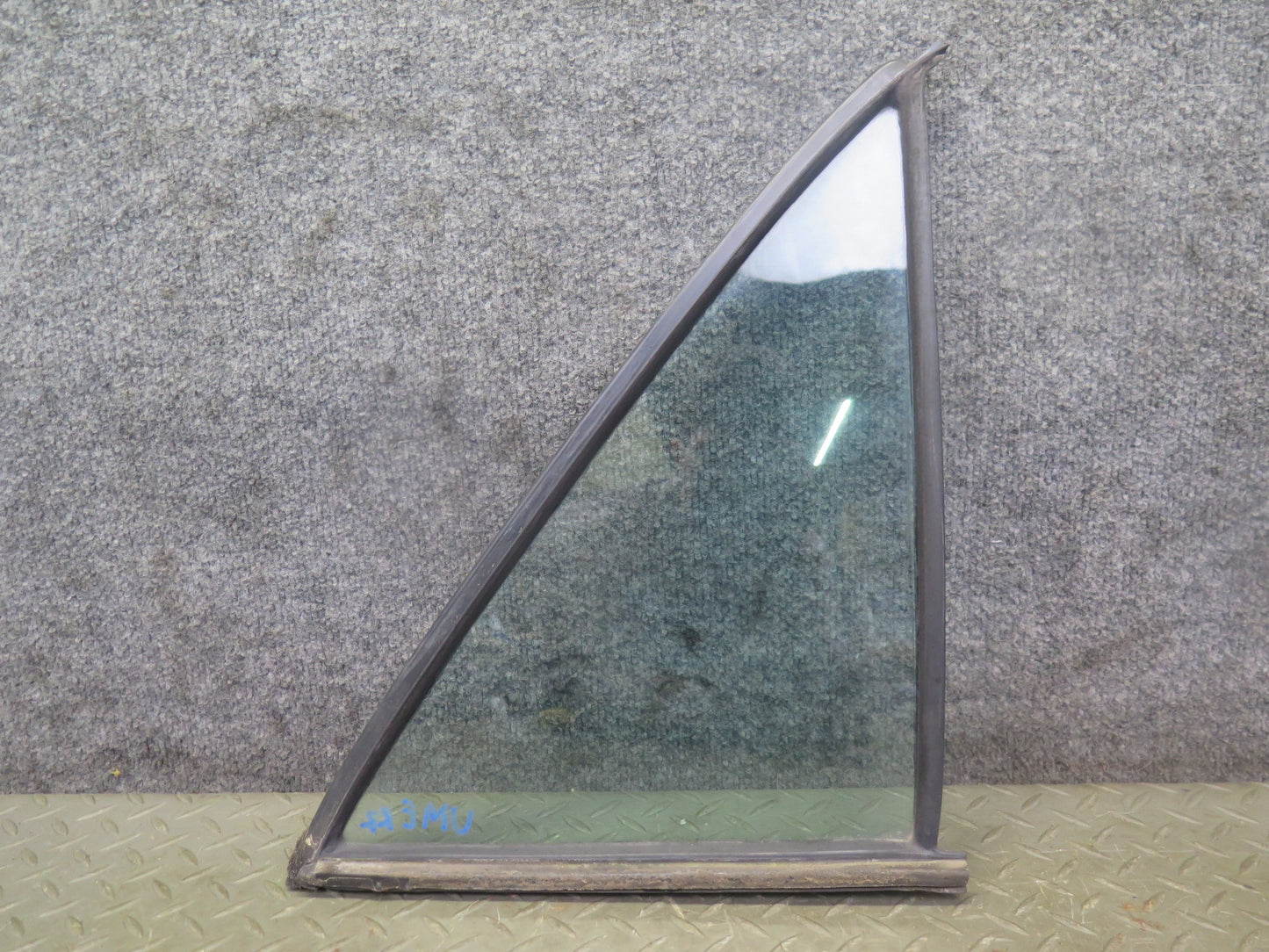 75-76 Mercedes W115 300SD Sedan Rear Right Door Vent Glass Window OEM
