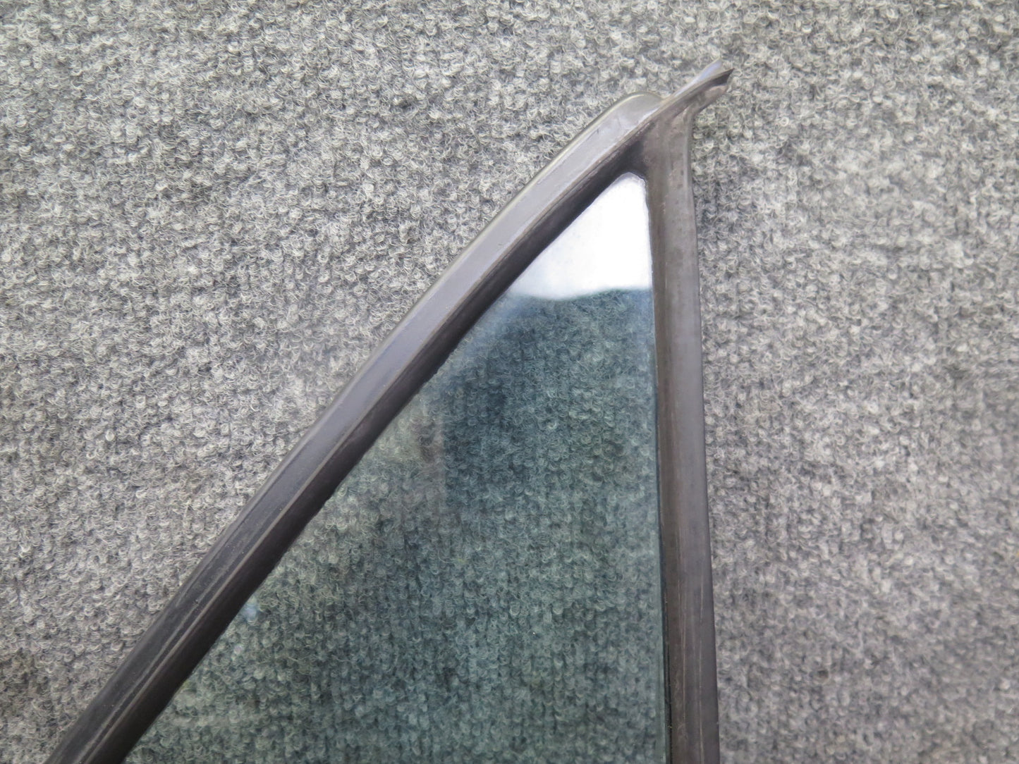 75-76 Mercedes W115 300SD Sedan Rear Right Door Vent Glass Window OEM