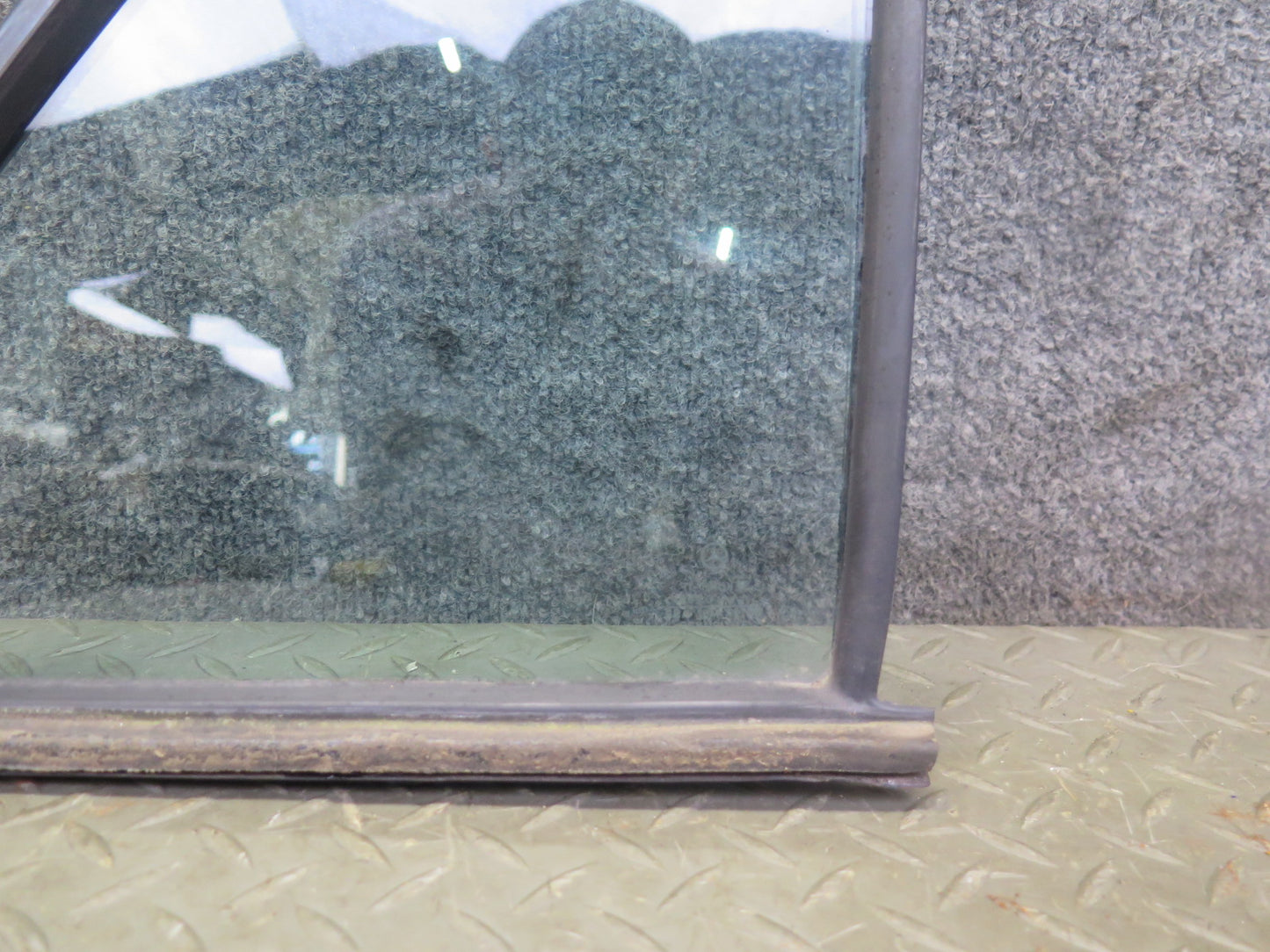 75-76 Mercedes W115 300SD Sedan Rear Right Door Vent Glass Window OEM
