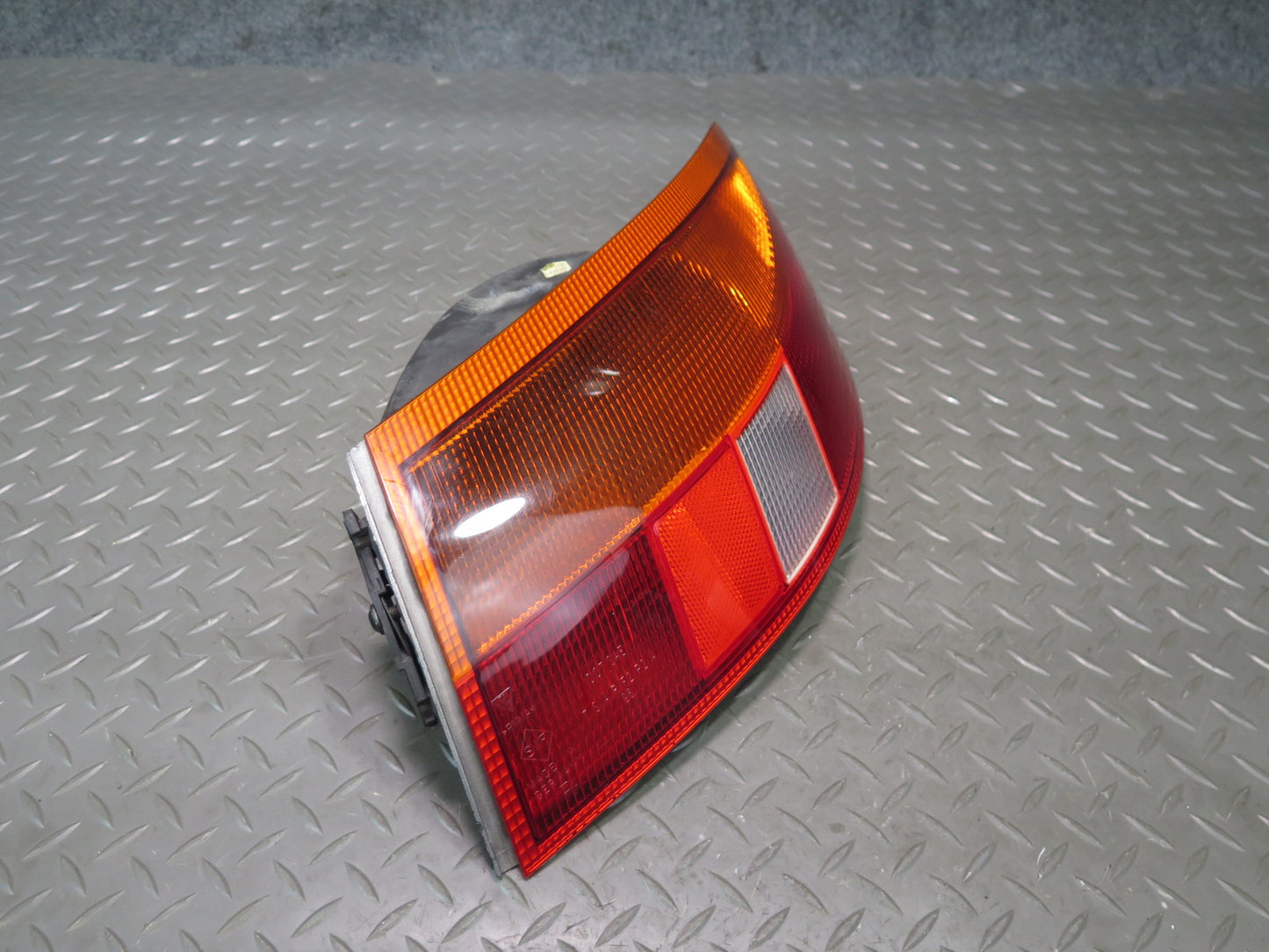 1999-2001 Porsche 911 996 Rear Right Tail Light Lamp
