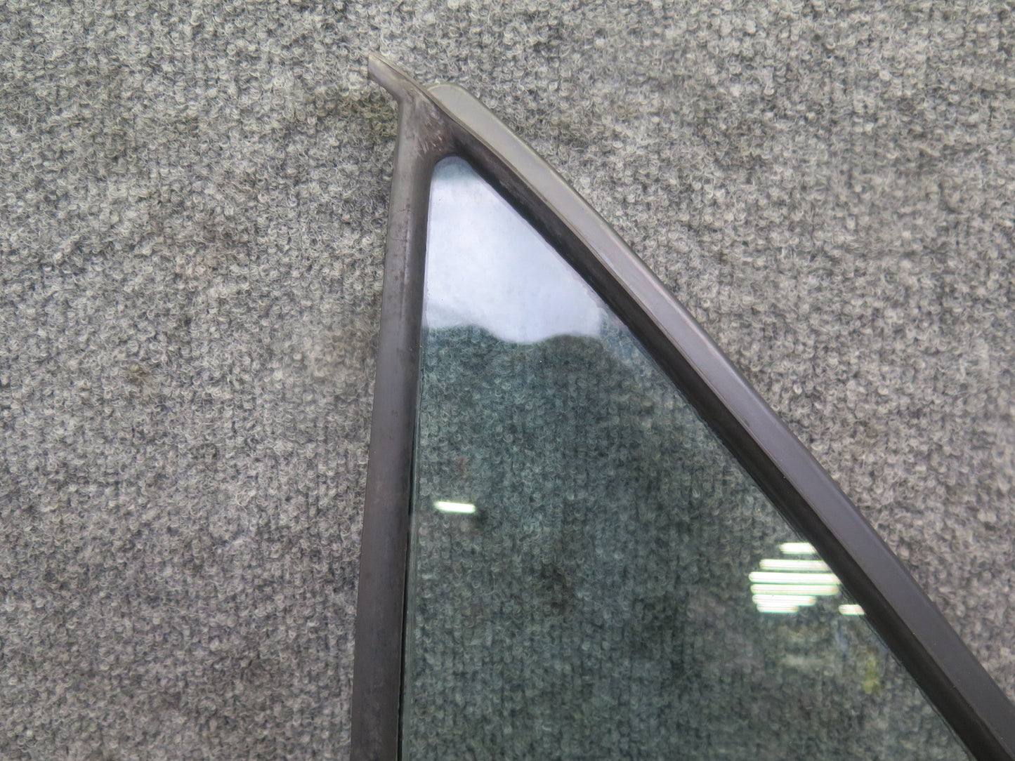 75-76 Mercedes W115 300SD Sedan Rear Left Door Vent Glass Window OEM