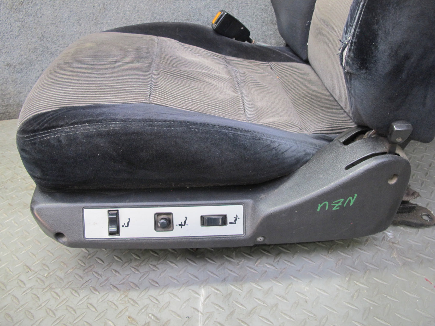 86-89 Nissan Z31 300ZX 2+0 Set of 2 Front Left & Right Cloth Seat Gray Blue OEM