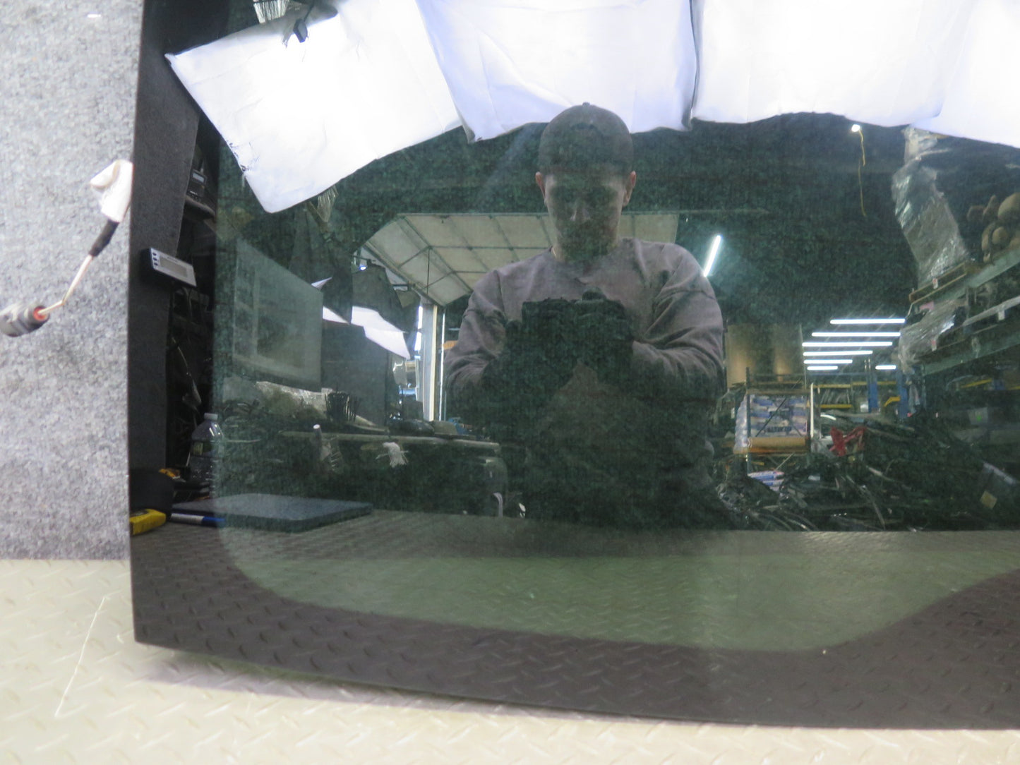 2003-2010 Porsche Cayenne 957 Rear Trunk Tailgate Glass Window