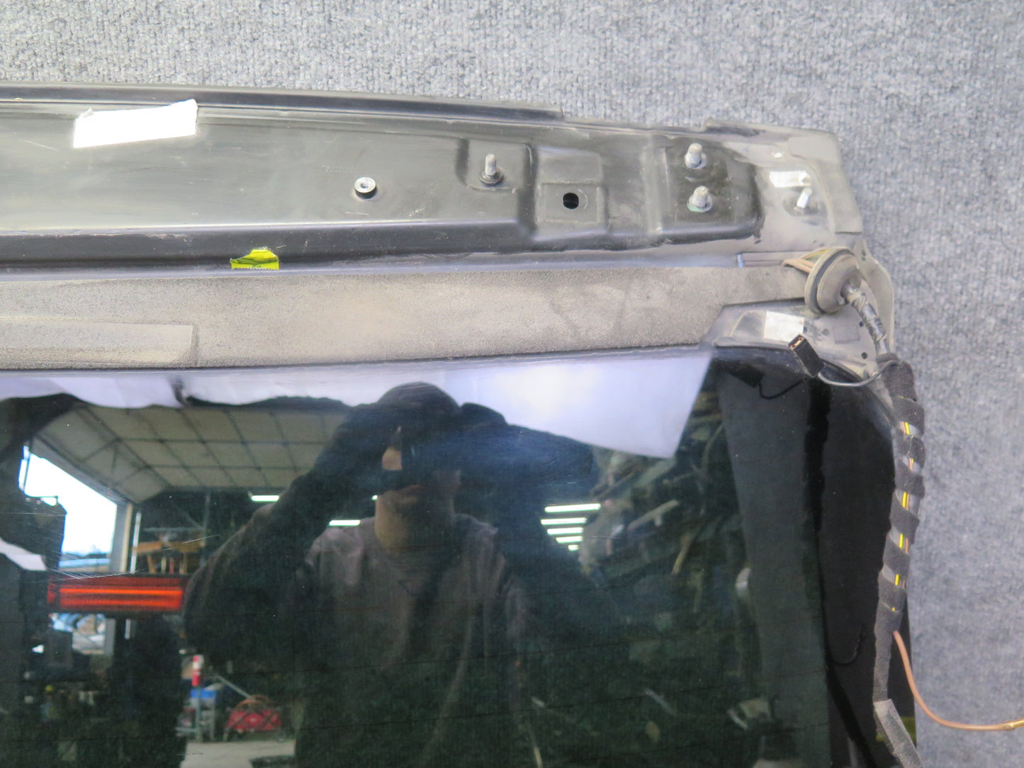 2003-2010 Porsche Cayenne 957 Rear Trunk Tailgate Glass Window