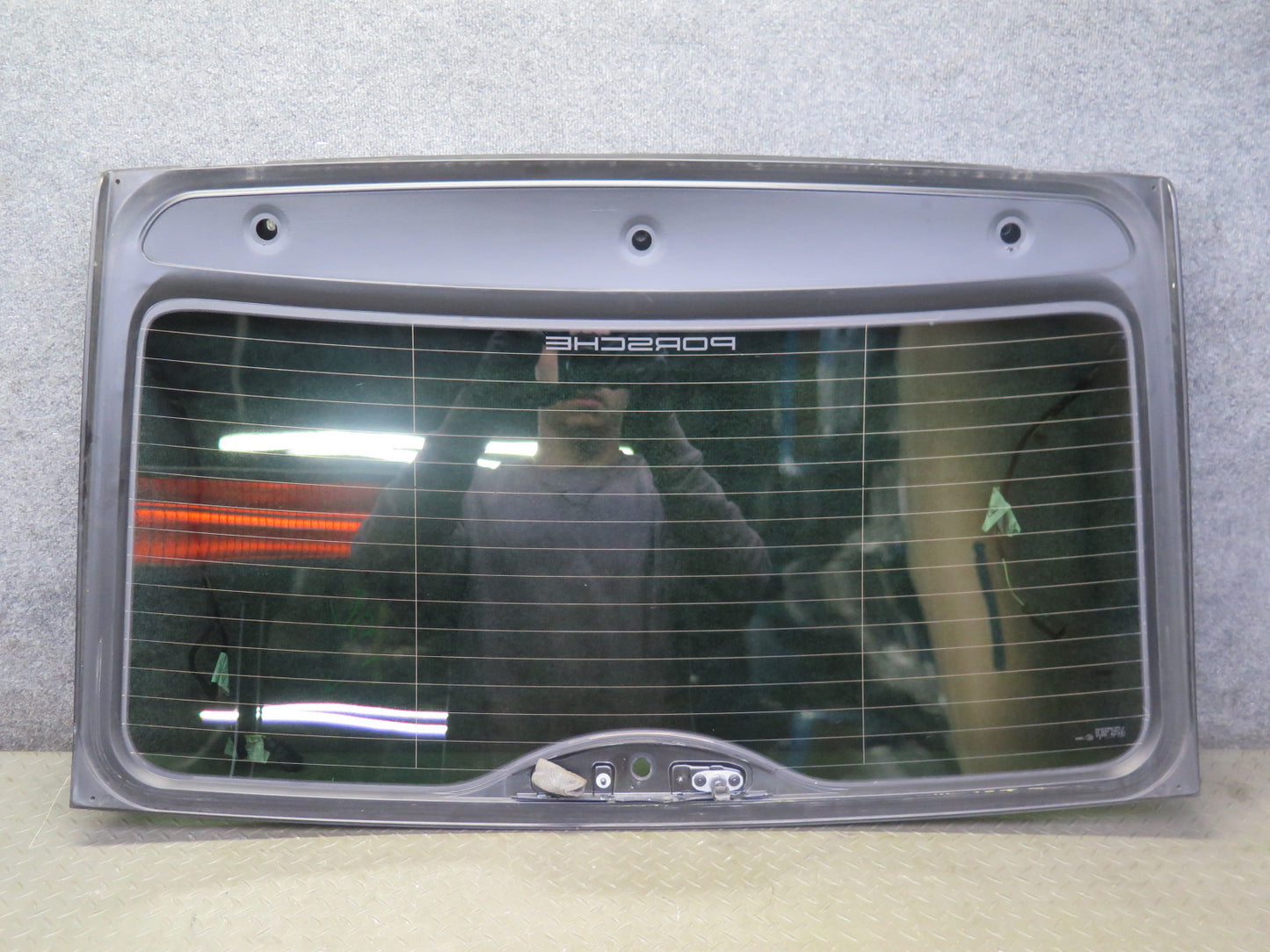 2003-2010 Porsche Cayenne 957 Rear Trunk Tailgate Glass Window