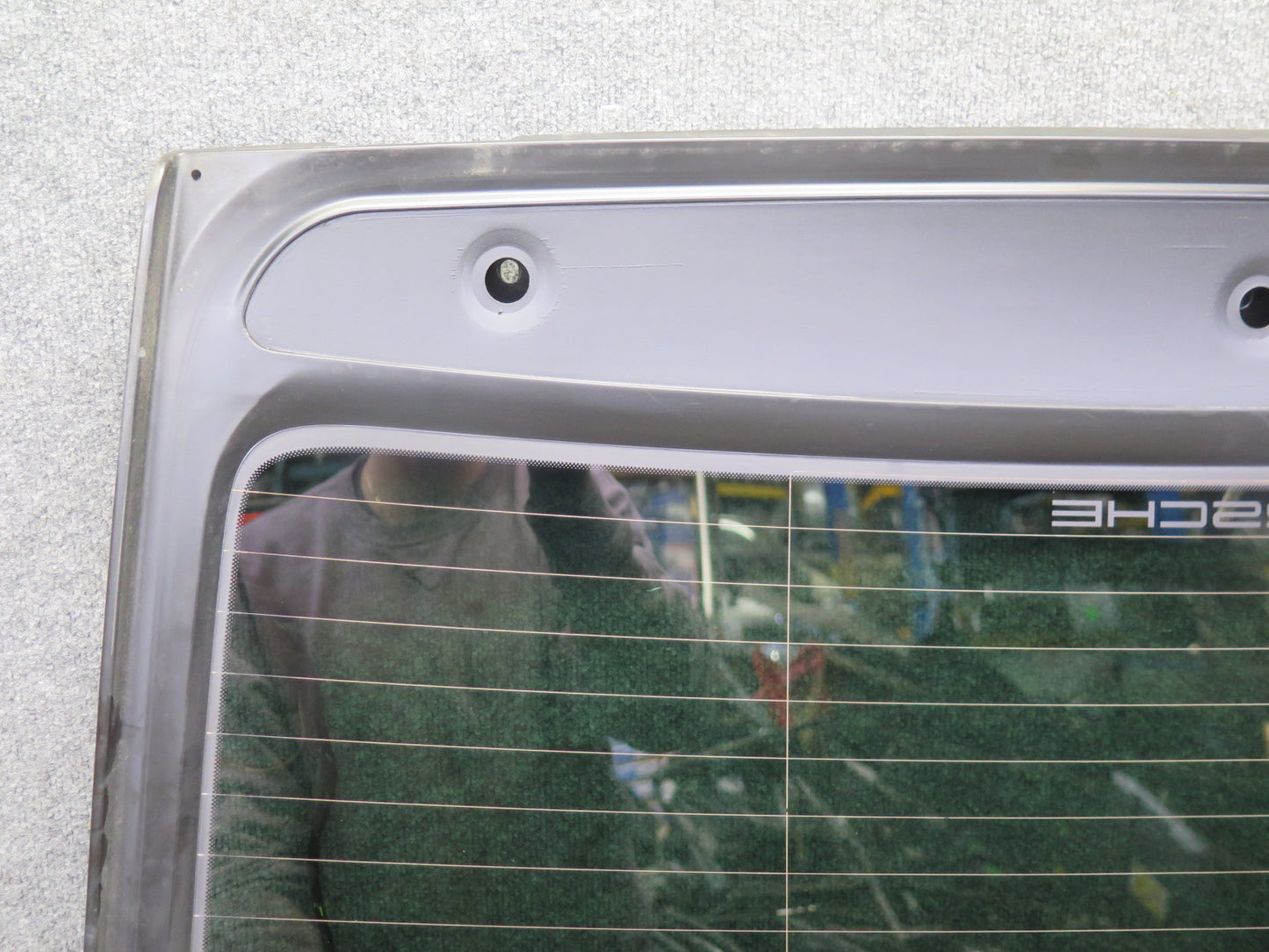 2003-2010 Porsche Cayenne 957 Rear Trunk Tailgate Glass Window