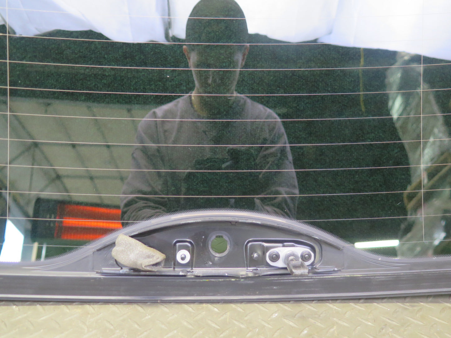 2003-2010 Porsche Cayenne 957 Rear Trunk Tailgate Glass Window