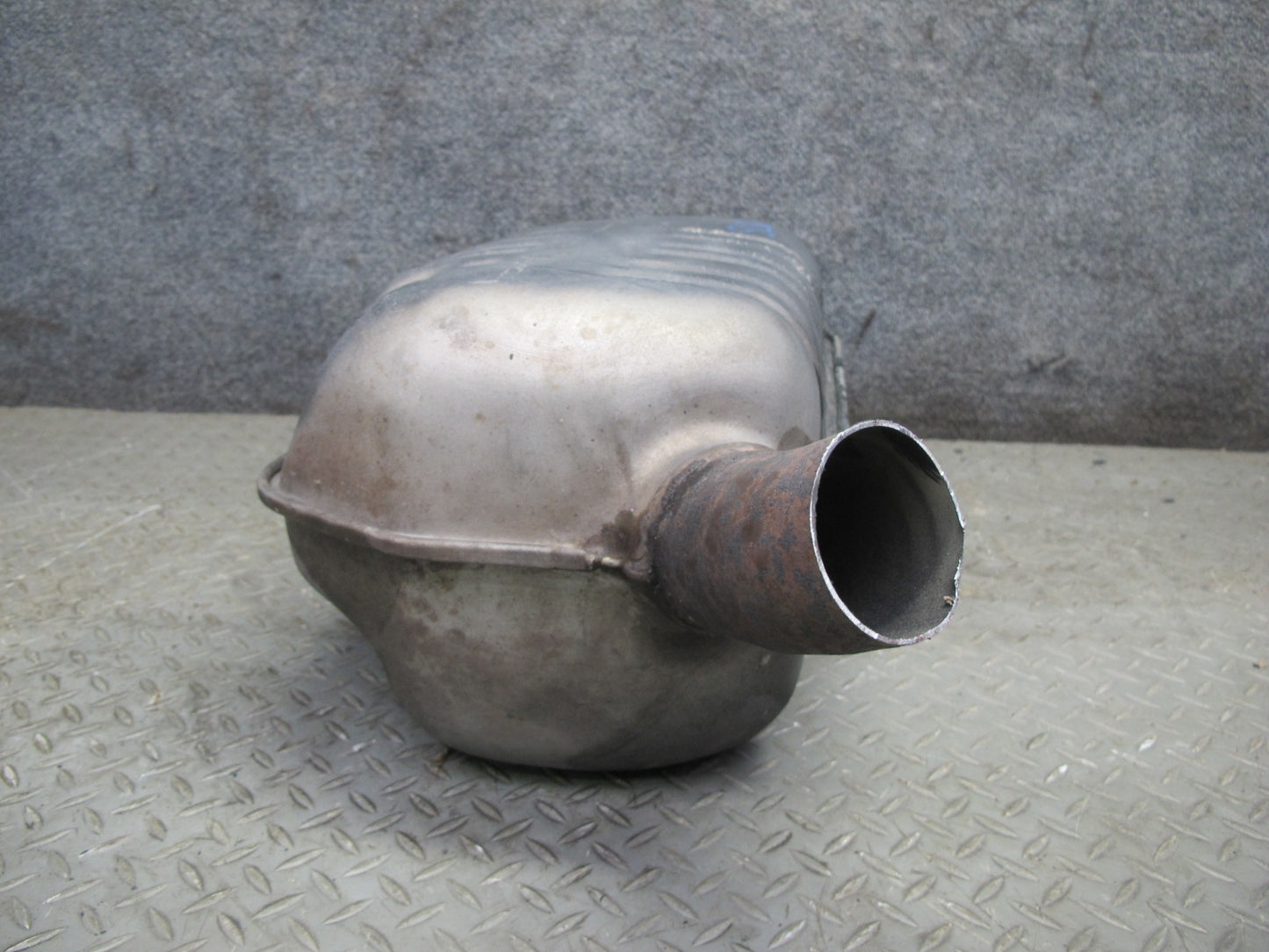 96-98 Mercedes R129 SL500 Rear Exhaust Muffler 1294910001 OEM