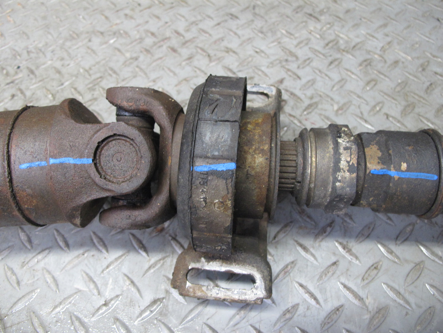 75-76 Mercedes W115 300SD RWD A/T Rear Driveshaft Drive Shaft 14K Miles OEM