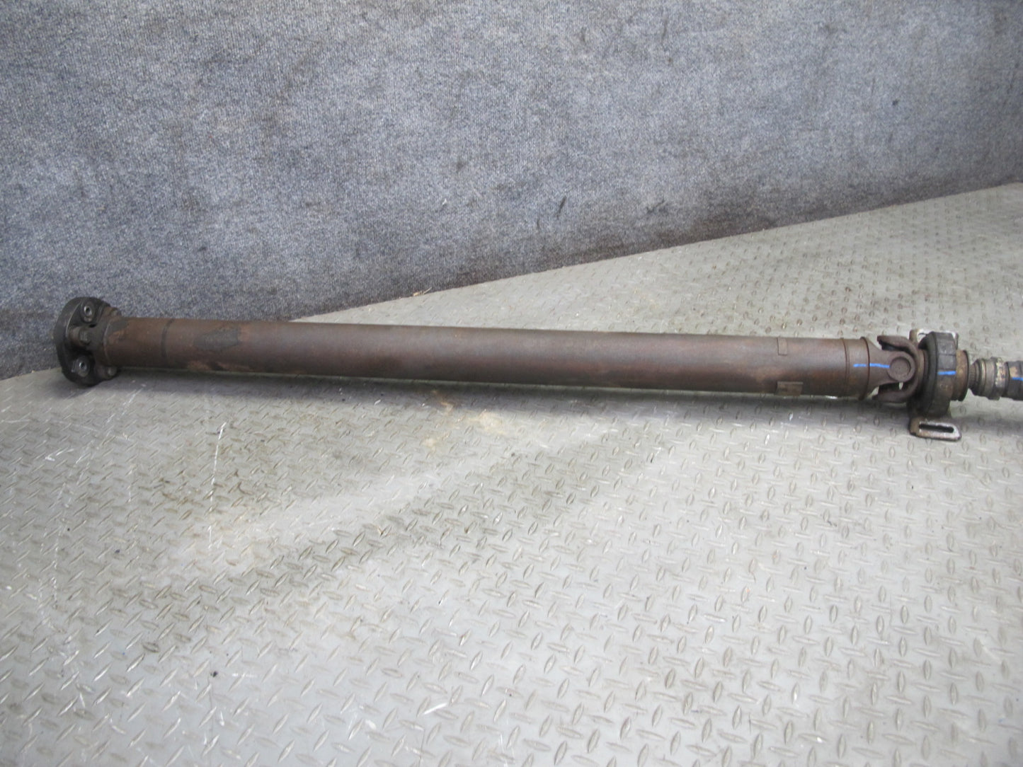 75-76 Mercedes W115 300SD RWD A/T Rear Driveshaft Drive Shaft 14K Miles OEM