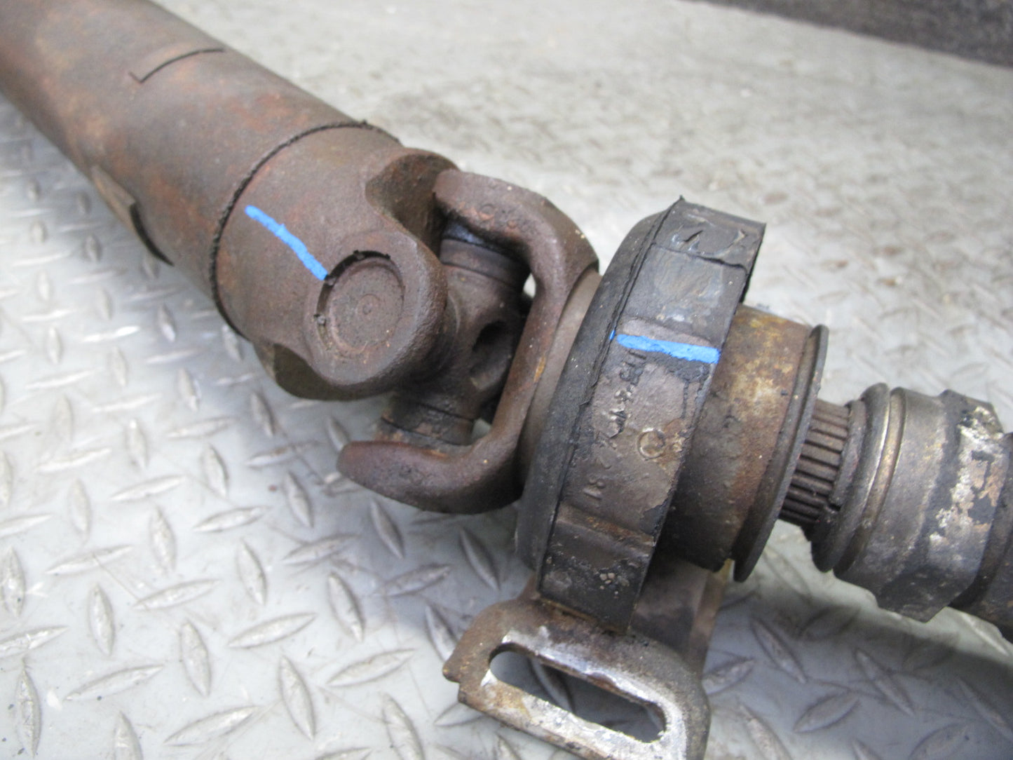 75-76 Mercedes W115 300SD RWD A/T Rear Driveshaft Drive Shaft 14K Miles OEM