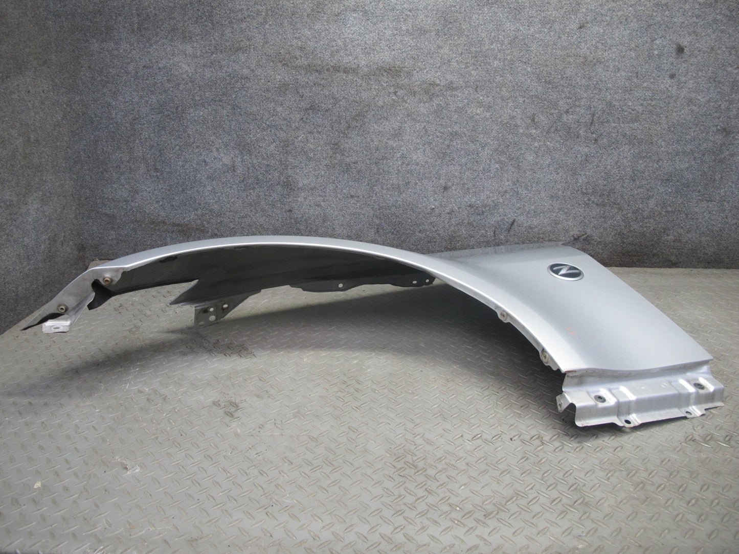 06-07 Nissan Z33 350Z Convertible Front Left Fender Shell Cover Panel Silver OEM