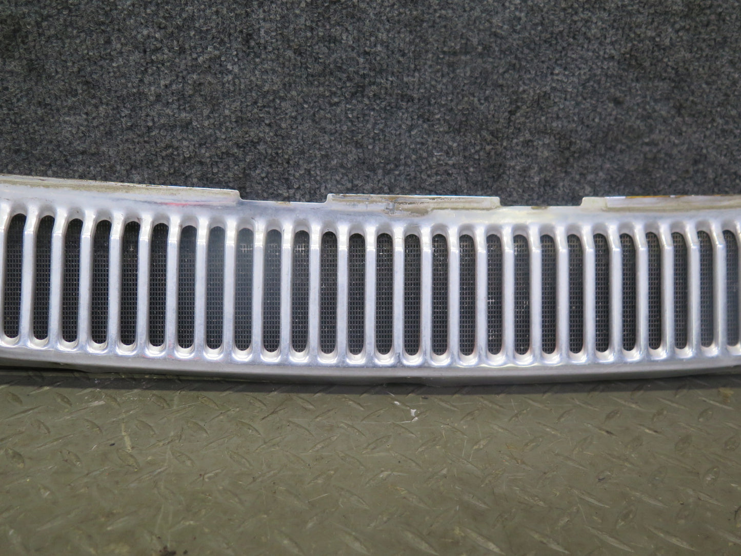 75-76 Mercedes W115 300SD Front Hood Air Vent Cowl Trim Grille OEM