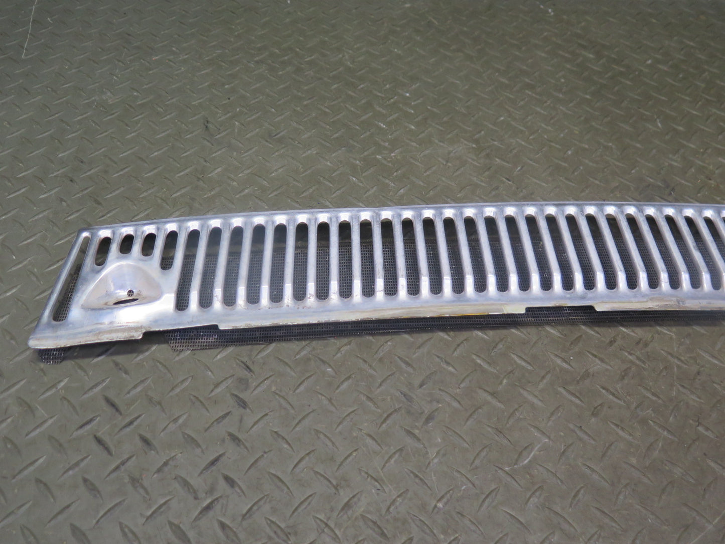 75-76 Mercedes W115 300SD Front Hood Air Vent Cowl Trim Grille OEM