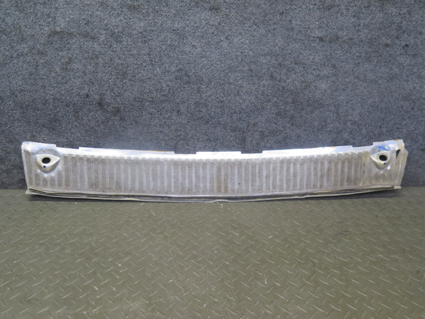 75-76 Mercedes W115 300SD Front Hood Air Vent Cowl Trim Grille OEM