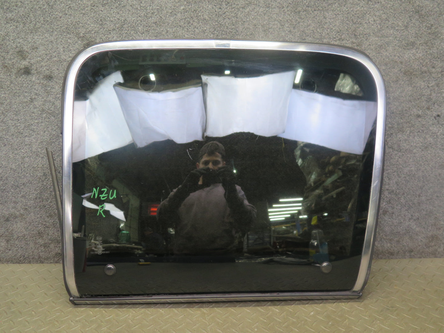 85-89 Nissan Z31 300ZX 2+0 Right T-top Roof Glass Panel Tinted w Lock Latch OEM