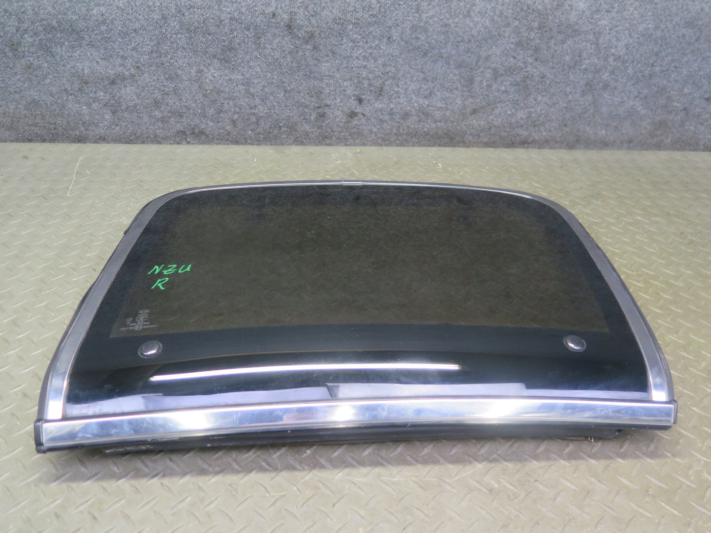 85-89 Nissan Z31 300ZX 2+0 Right T-top Roof Glass Panel Tinted w Lock Latch OEM