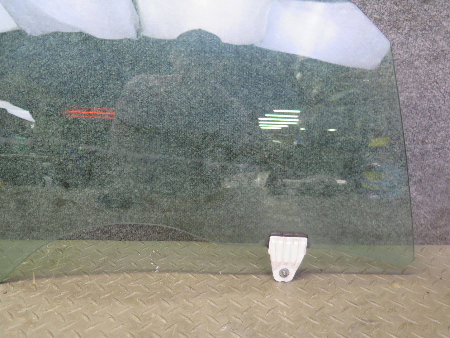 04-09 Nissan 350Z Z33 Convertible Front Right Passenger Door Window Glass OEM