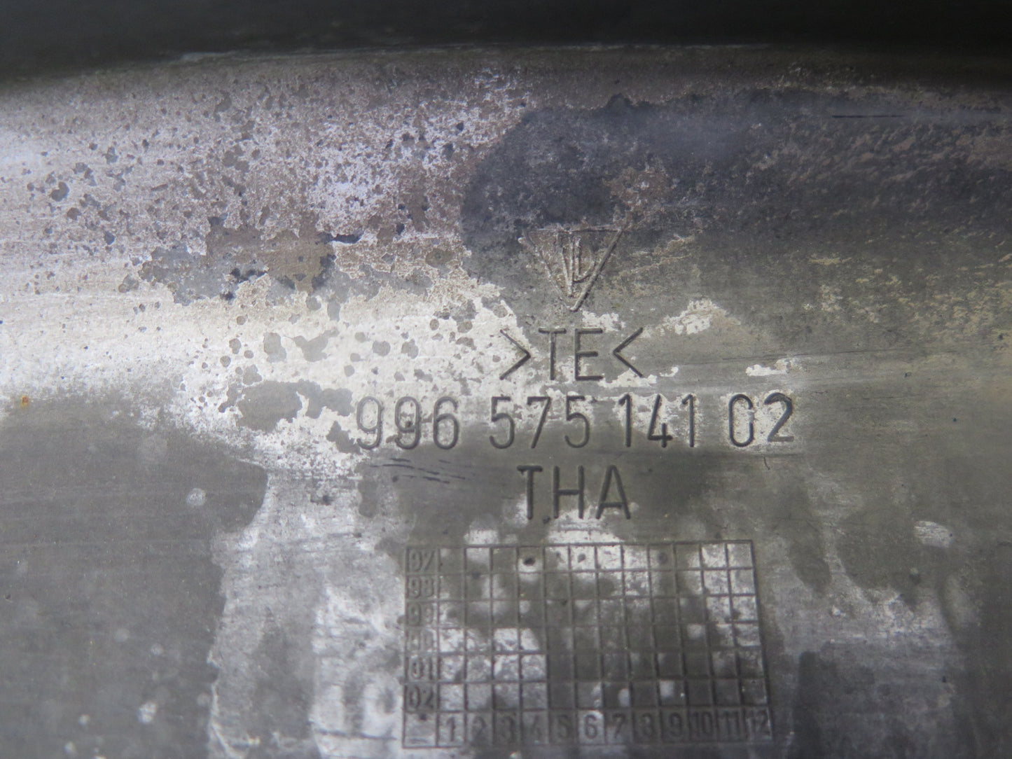 1999-2004 Porsche 911 996 Radiator Air Guide Intake Duct 99657514102