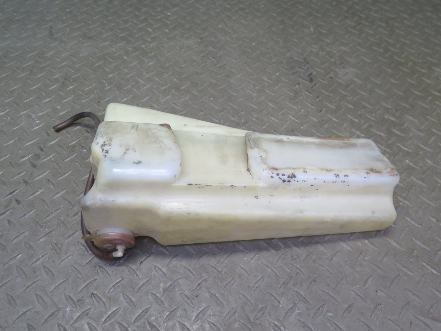 75-76 Mercedes W115 300D Windshield Washer Fluid Reservoir Tank OEM
