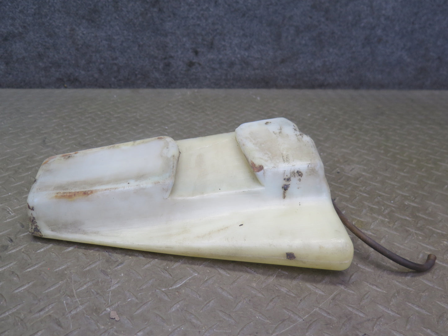 75-76 Mercedes W115 300D Windshield Washer Fluid Reservoir Tank OEM