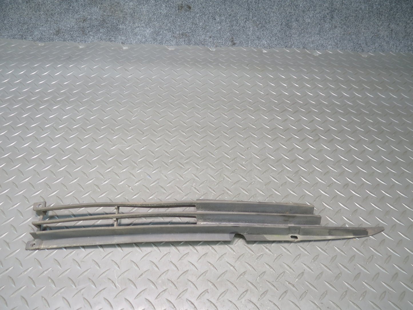 75-76 Mercedes W115 300D Front Left Driver Side Lower Trim Grille OEM