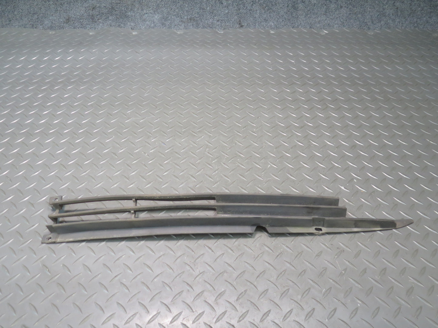 75-76 Mercedes W115 300D Front Left Driver Side Lower Trim Grille OEM