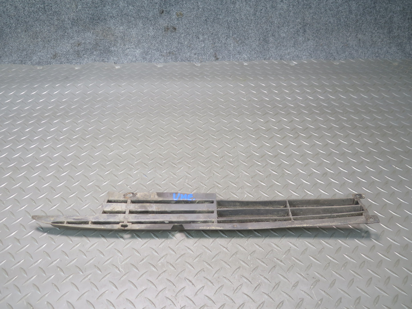 75-76 Mercedes W115 300D Front Left Driver Side Lower Trim Grille OEM