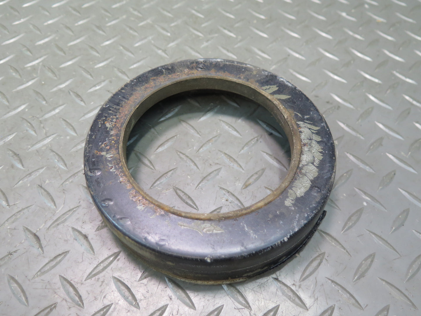 75-76 Mercedes W115 300D Rear Left & Right Coil Spring Rubber Buffer Pad Set OEM