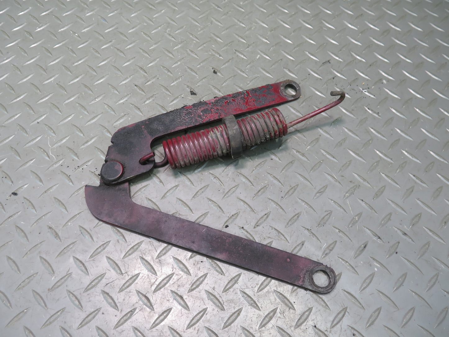 75-76 Mercedes W115 300D Set of 2 Front Left & Right Hood Bonnet Hinge RED OEM
