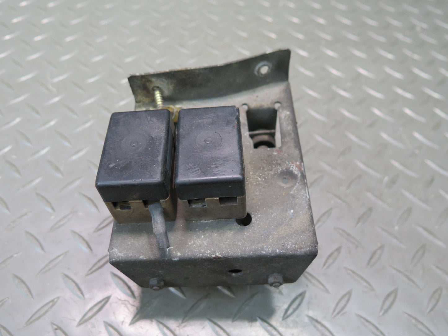 75-76 Mercedes W115 300SD Front Right Under Hood Relay Module w Bracket OEM