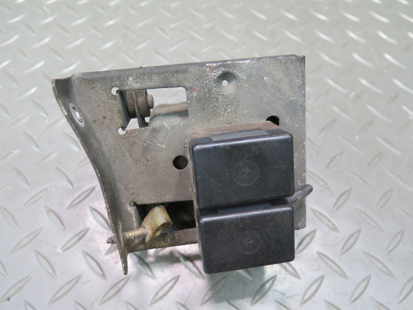75-76 Mercedes W115 300SD Front Right Under Hood Relay Module w Bracket OEM