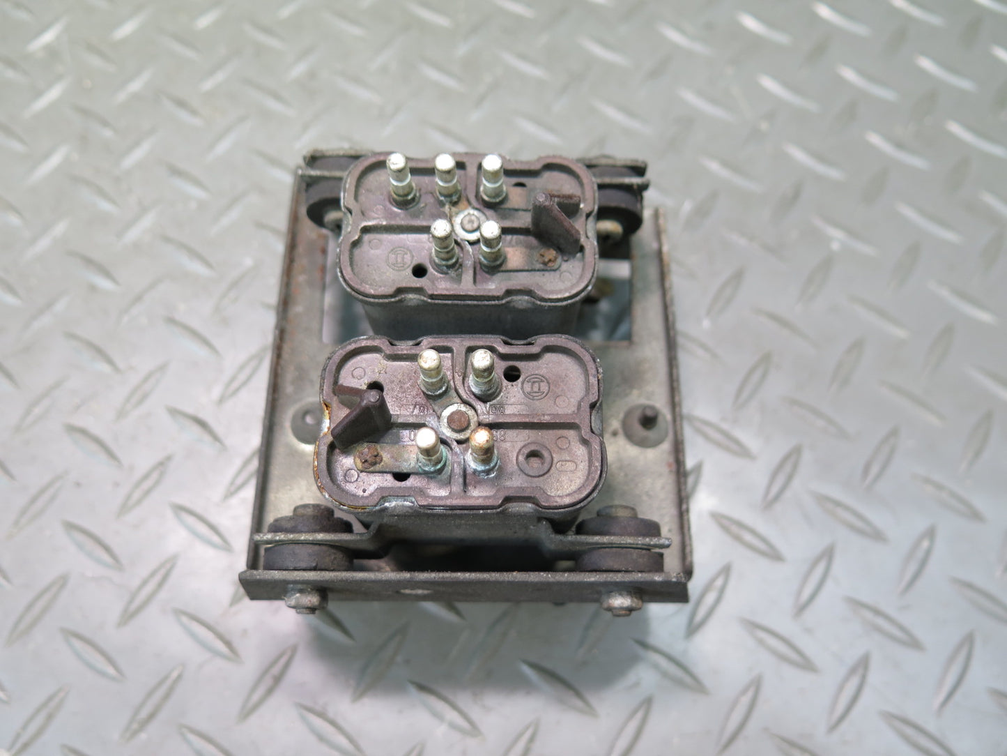 75-76 Mercedes W115 300SD Front Right Under Hood Relay Module w Bracket OEM