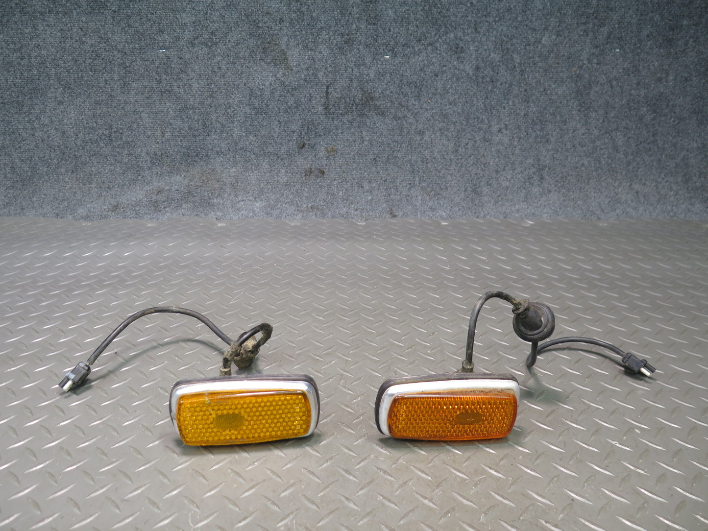 75-76 Mercedes W115 300D Front Left Right Side Marker Light Lamp Wiring Set OEM