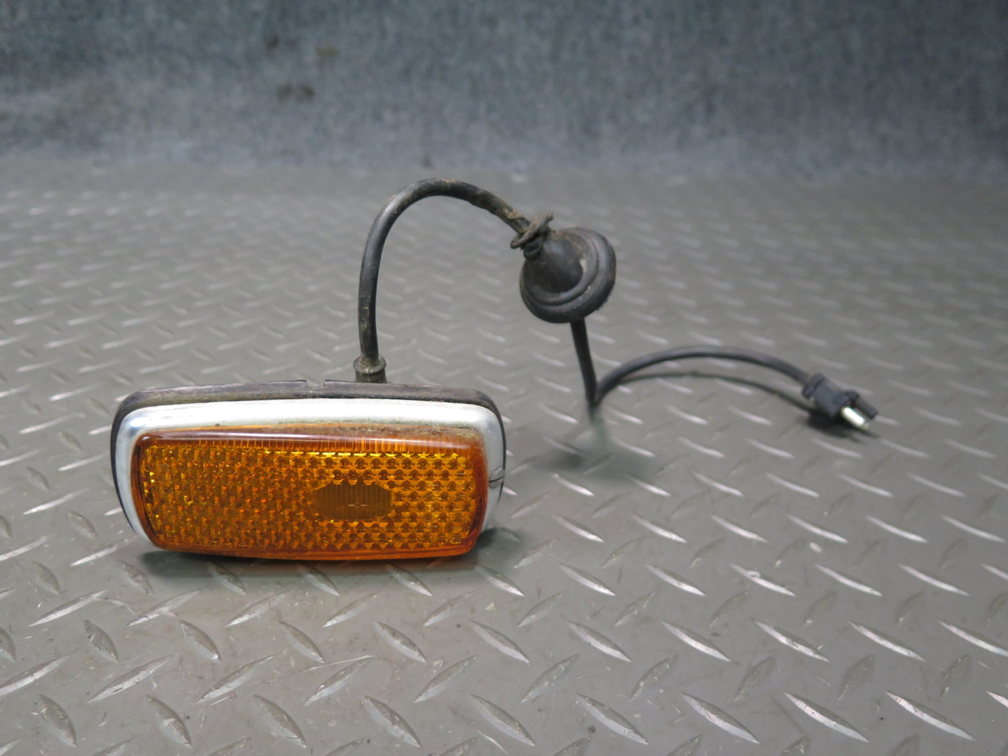 75-76 Mercedes W115 300D Front Left Right Side Marker Light Lamp Wiring Set OEM